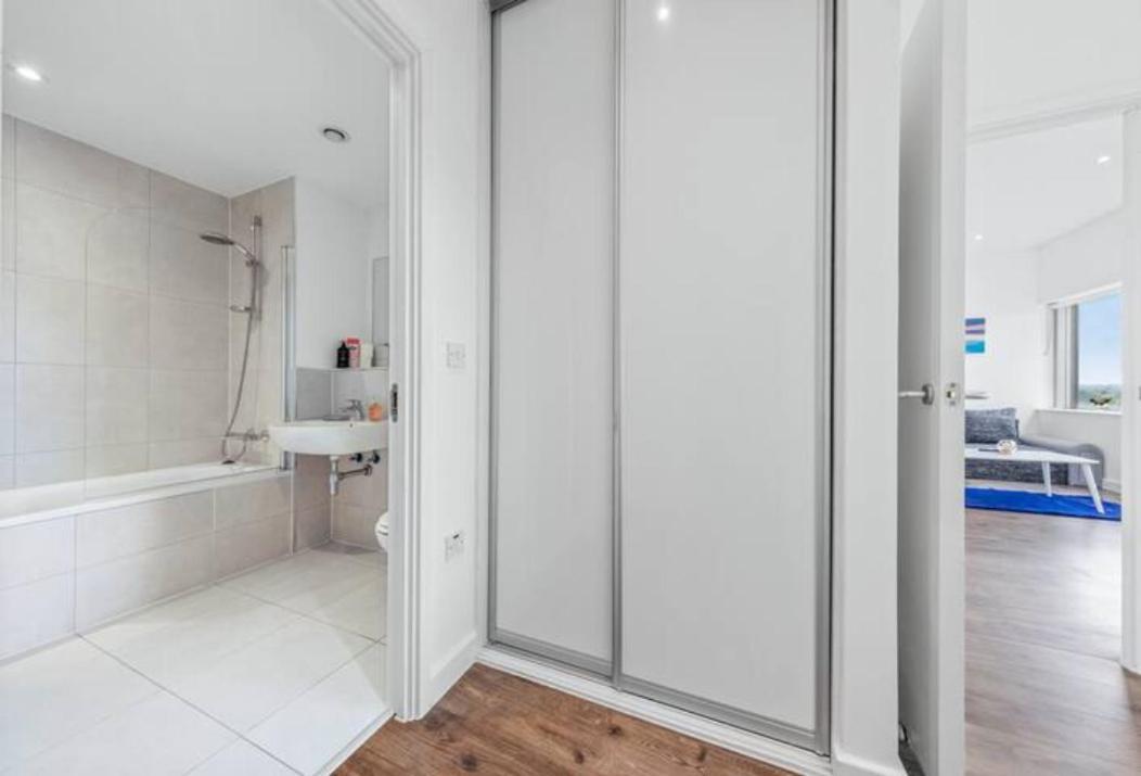 Апартаменты Airy 2Br Flat Delta London Dp332 Кройдон Экстерьер фото